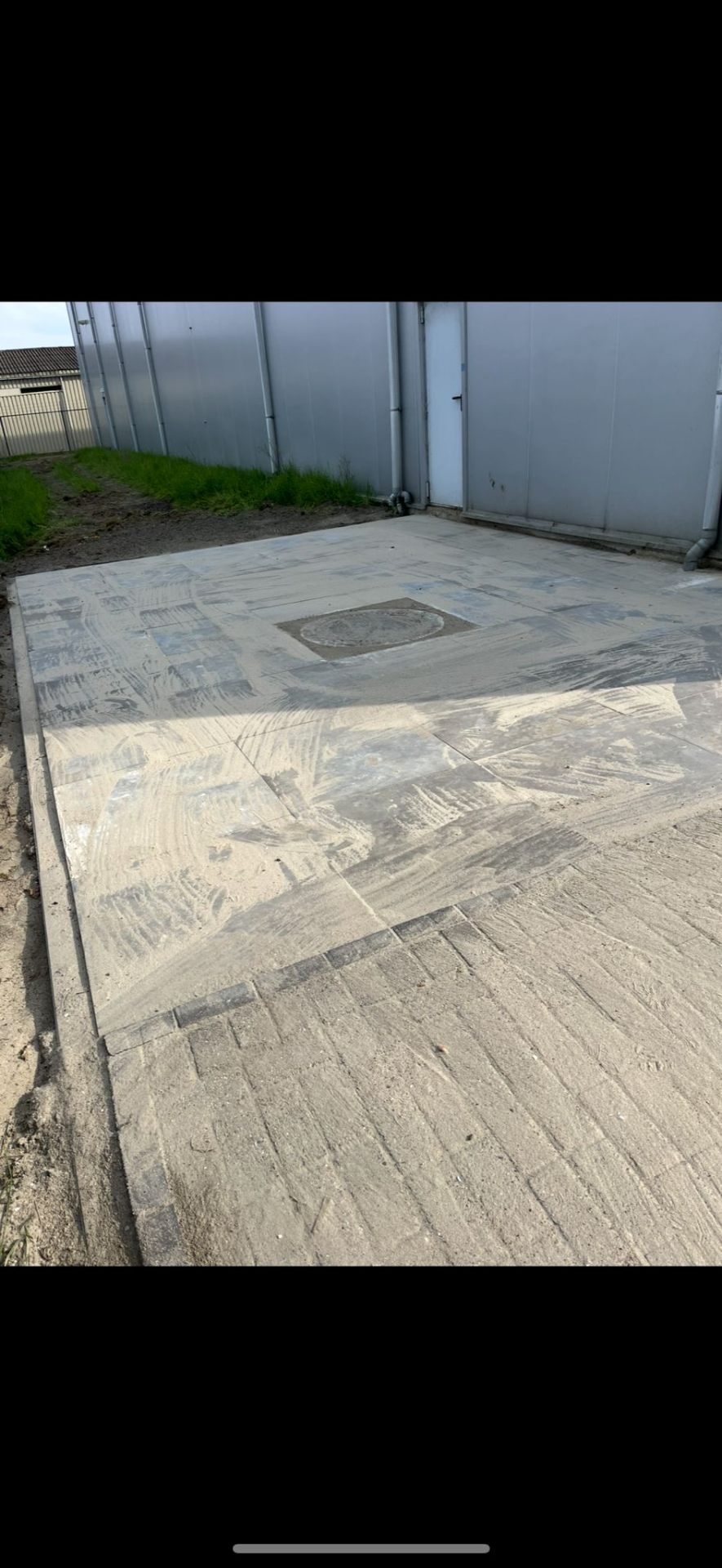 Klinkerpad in gebakken steen
